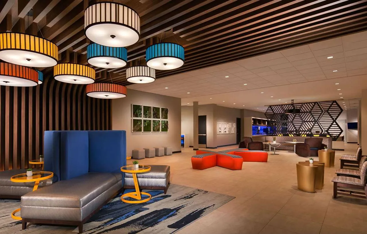 Hotel Glo Best Western Nashville Airport